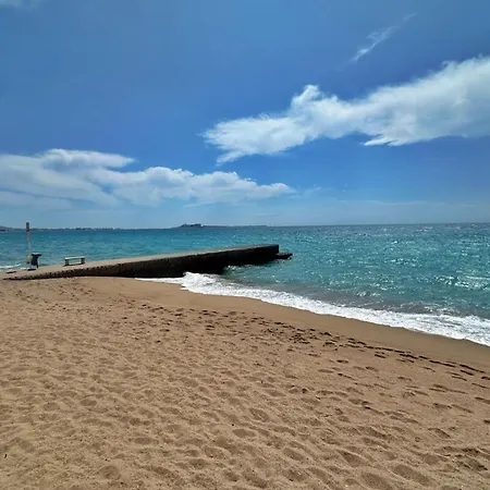 Apartment Le Seaview-quiet-swimming Pool-car Park-seafront *